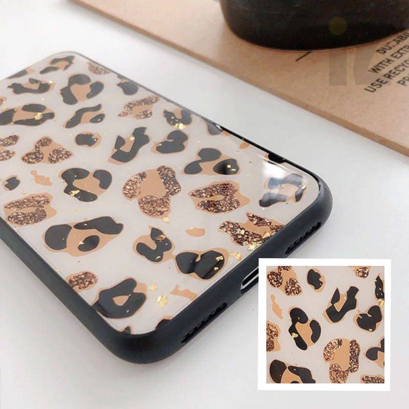 Coque pattes de léopard Feuille d’or 