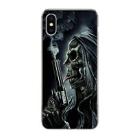 Coque tête de Mort et pistolet