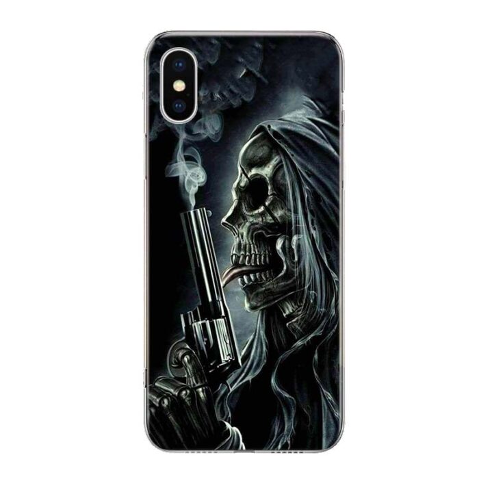 Coque tête de Mort et pistolet