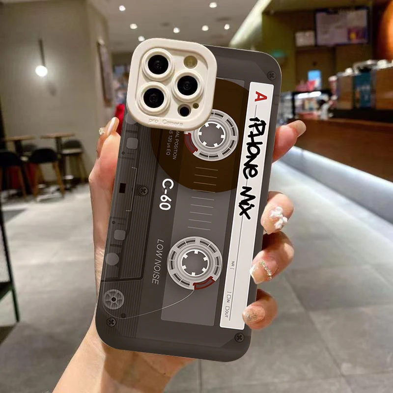 Coque-iPhone-15-cassette-audio