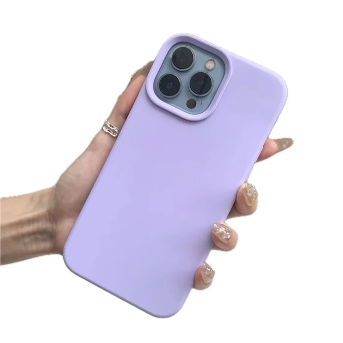 Coque iPhone silicone pourpre